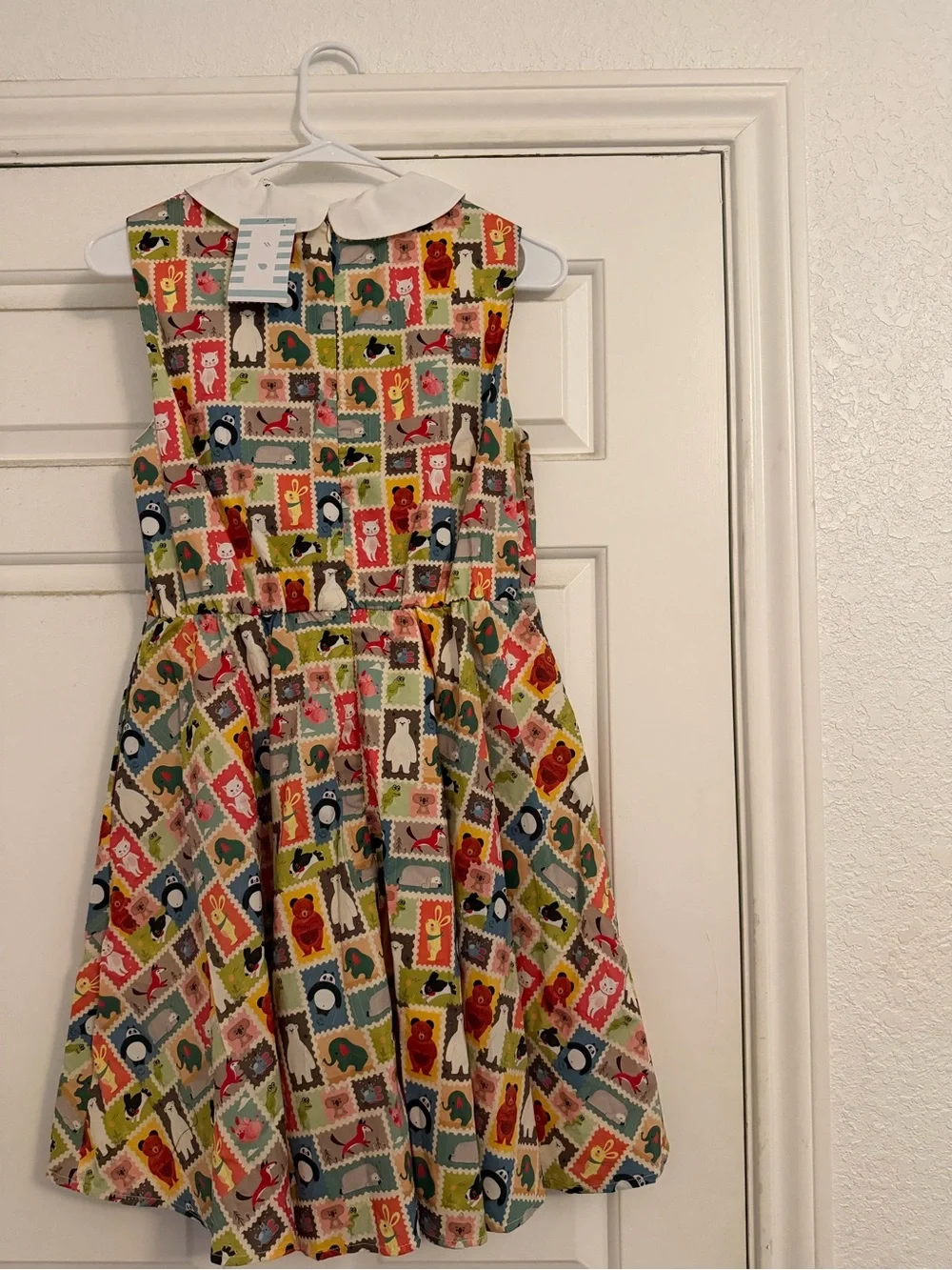 Sleeveless Multicolor Animal-Print Dress with White Peter Pan Collar - Picture 2 of 3